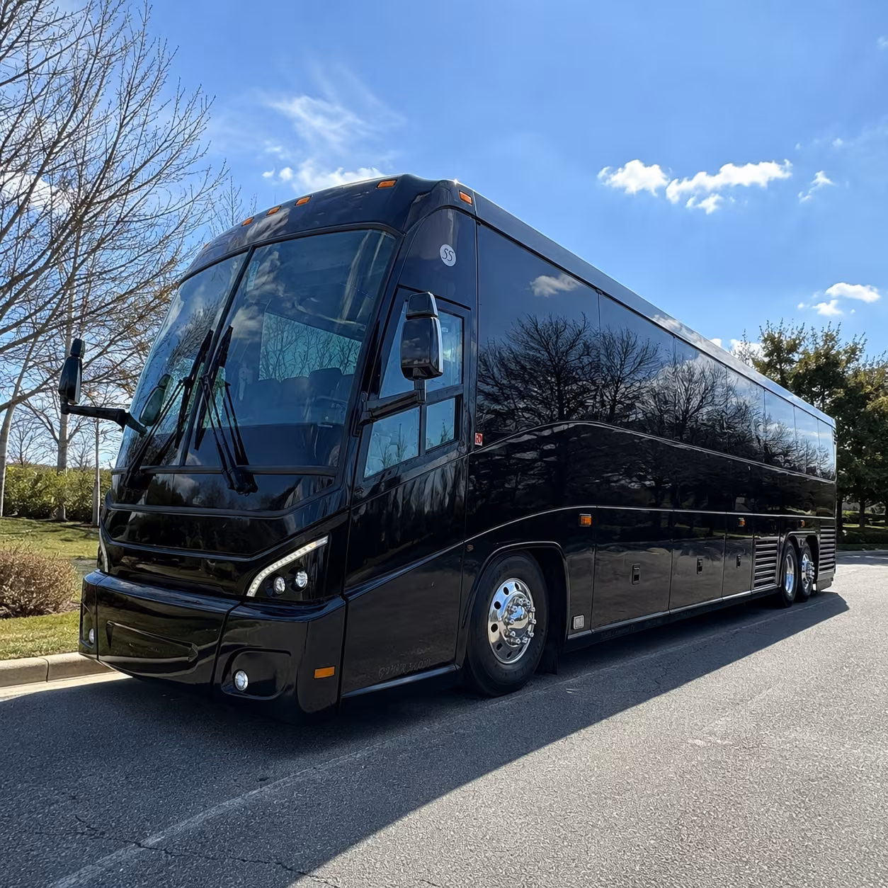 charter buses to shoreline amphitheatre shows in mountain view